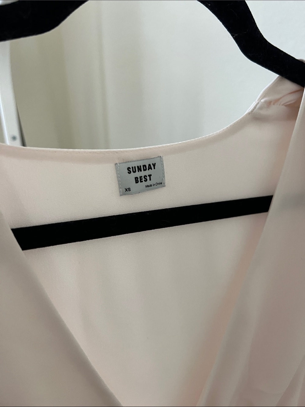 Aritzia Flowy Top - Picture 3 of 3
